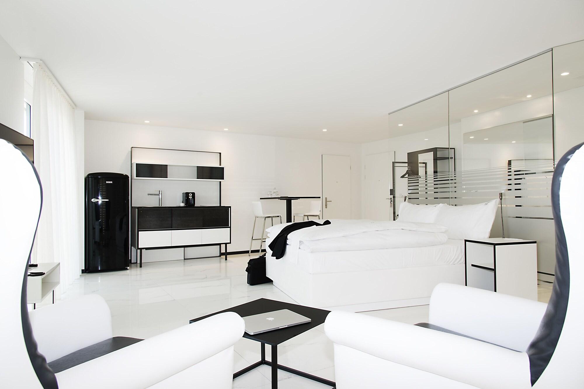 Residence Thessoni Home Zurich -Self Checkin -No Restaurants-Short&Longstay Реґенсдорф Екстер'єр фото